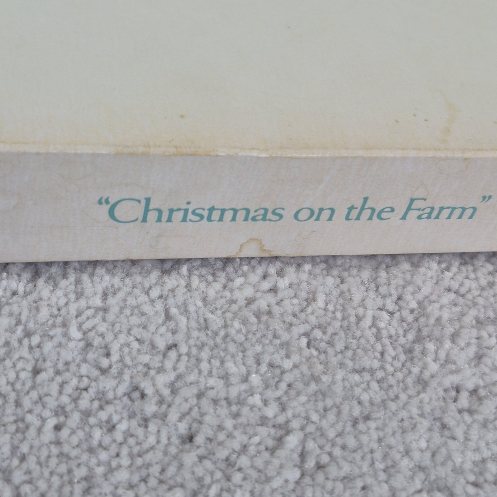 1973 Vintage Avon Christmas Plate "Christmas On The Farm"  First Ed. w/Box - Picture 4 of 16